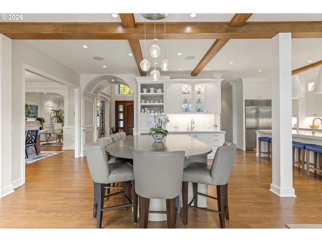 16871 GREENBRIER Rd, Lake Oswego, OR 97034