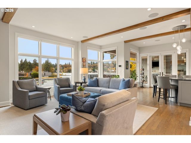 16871 GREENBRIER Rd, Lake Oswego, OR 97034