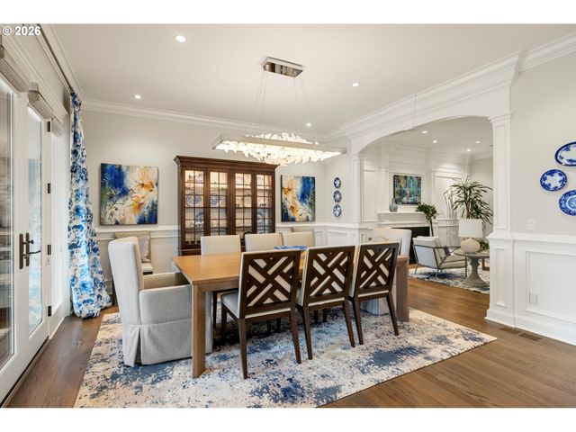 16871 GREENBRIER Rd, Lake Oswego, OR 97034