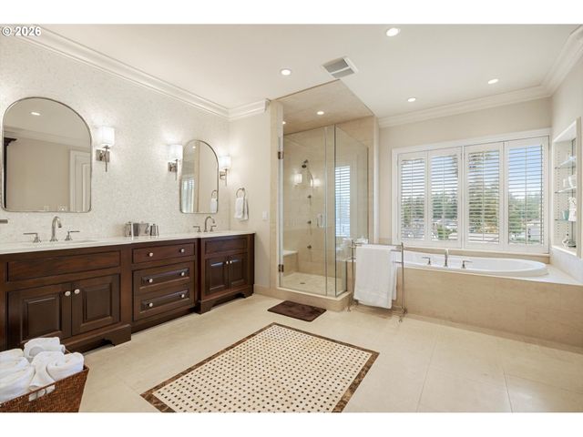 16871 GREENBRIER Rd, Lake Oswego, OR 97034