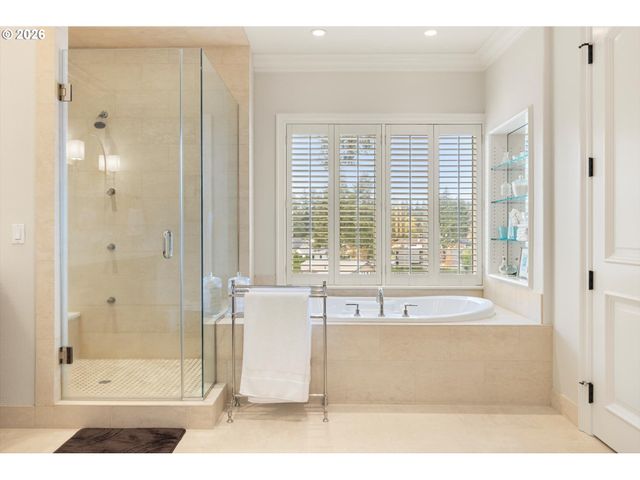 16871 GREENBRIER Rd, Lake Oswego, OR 97034