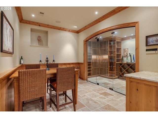 16871 GREENBRIER Rd, Lake Oswego, OR 97034