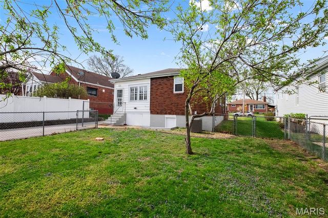 4755 Seibert Avenue, St Louis, MO 63123