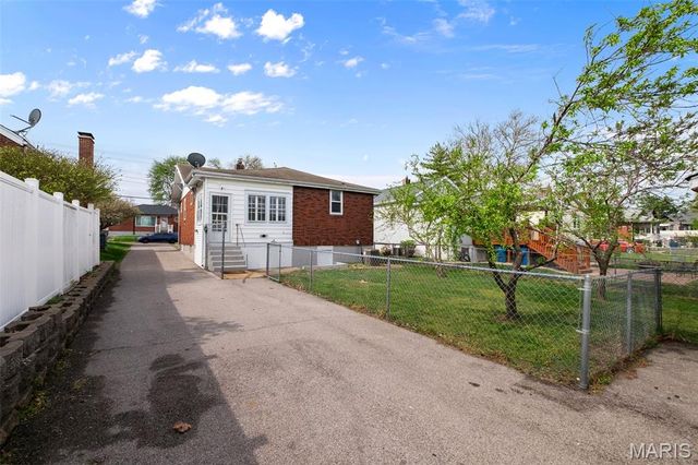 4755 Seibert Avenue, St Louis, MO 63123