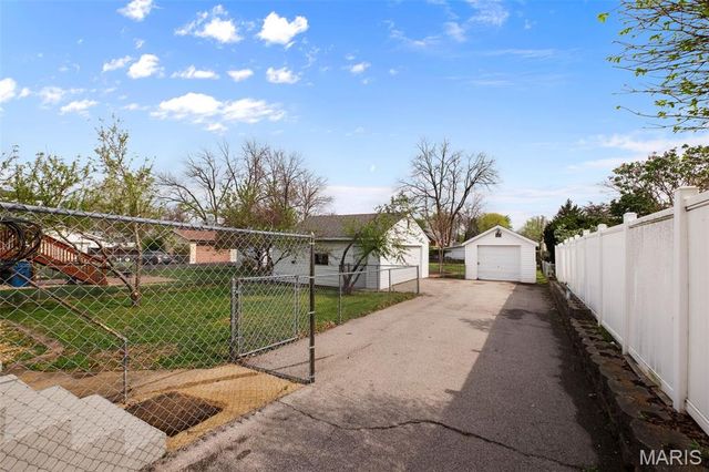 4755 Seibert Avenue, St Louis, MO 63123