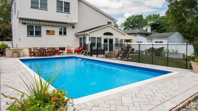 70 Connor Avenue, Metuchen, NJ 08840