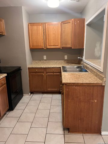 114 STERLING ST, San Antonio, TX 78220