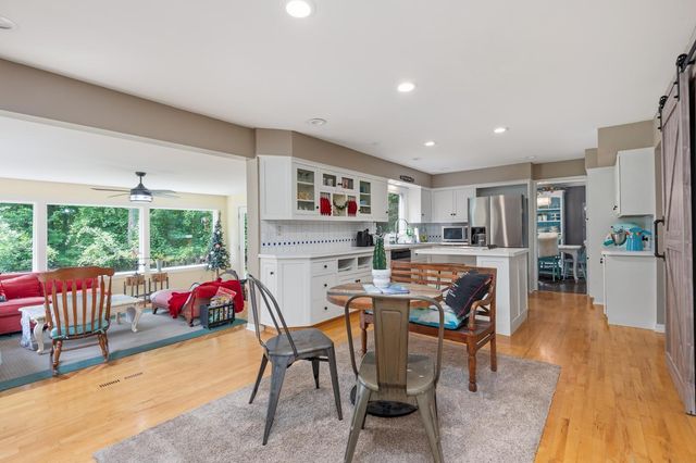 2530 Old Beach Road, Wayzata, MN 55391