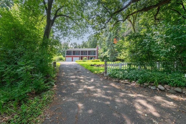 2530 Old Beach Road, Wayzata, MN 55391