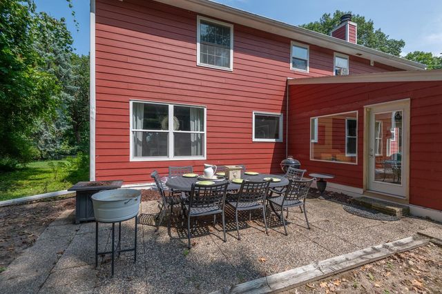 2530 Old Beach Road, Wayzata, MN 55391