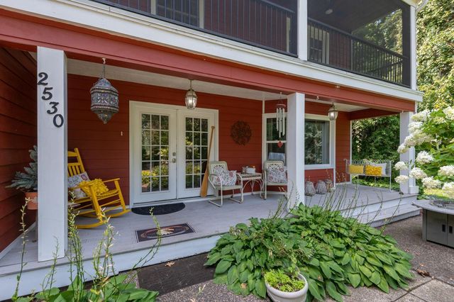 2530 Old Beach Road, Wayzata, MN 55391