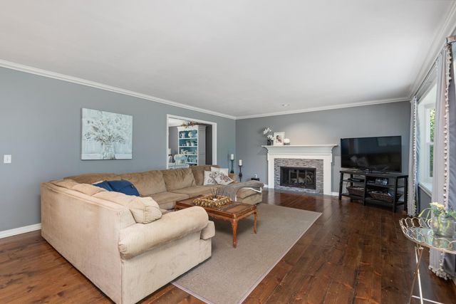 2530 Old Beach Road, Wayzata, MN 55391