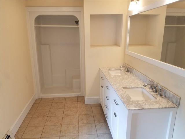 16 Clearview Avenue D, Portsmouth, RI 02871
