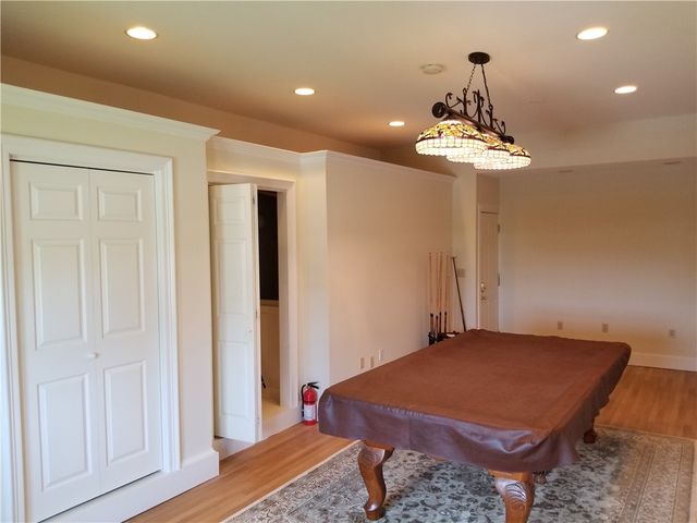 16 Clearview Avenue D, Portsmouth, RI 02871