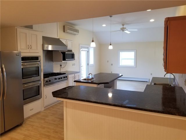 16 Clearview Avenue D, Portsmouth, RI 02871