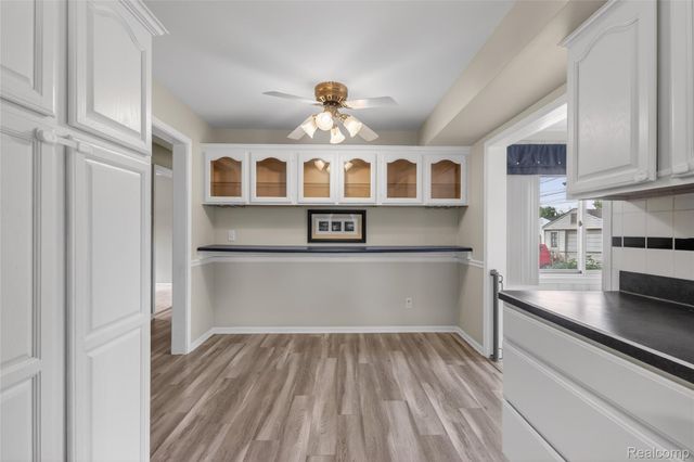 9818 Roseland Street, Livonia, MI 48150