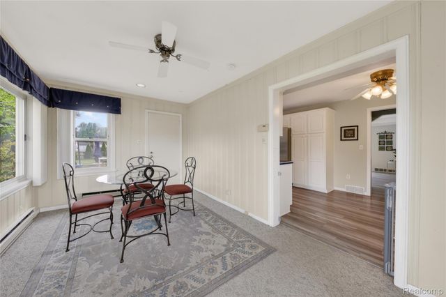 9818 Roseland Street, Livonia, MI 48150