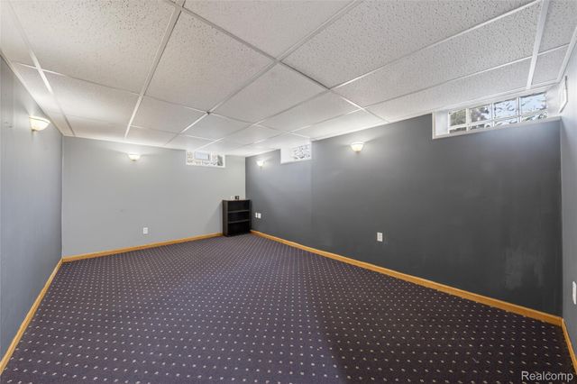 9818 Roseland Street, Livonia, MI 48150