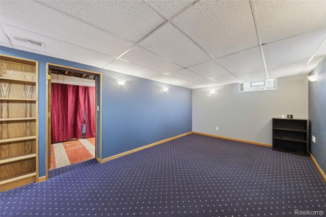 9818 Roseland Street, Livonia, MI 48150