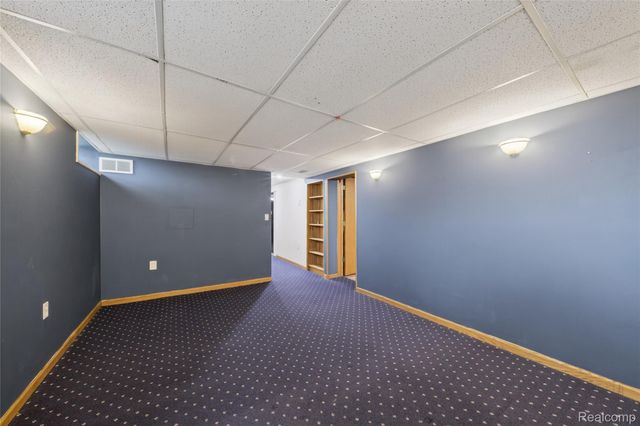 9818 Roseland Street, Livonia, MI 48150