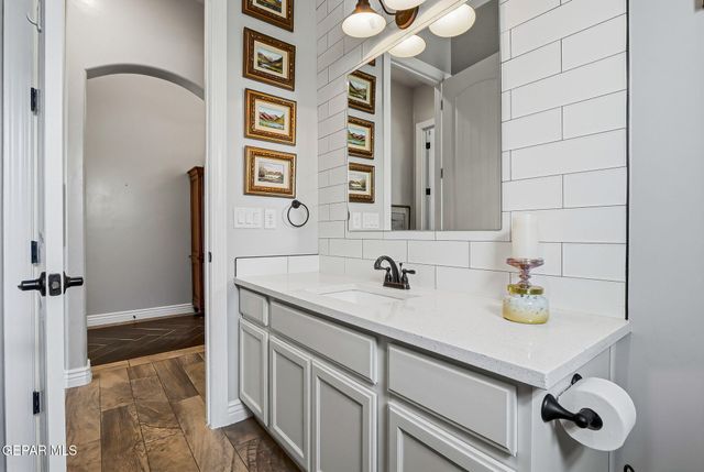 7462 WOODEN NICKEL Drive, El Paso, TX 79911