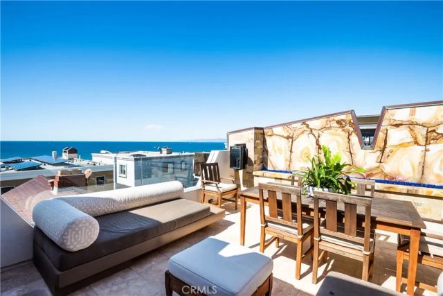 221 30th Street, Manhattan Beach, CA 90266