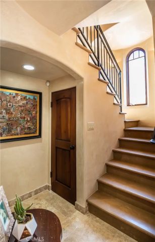 221 30th Street, Manhattan Beach, CA 90266