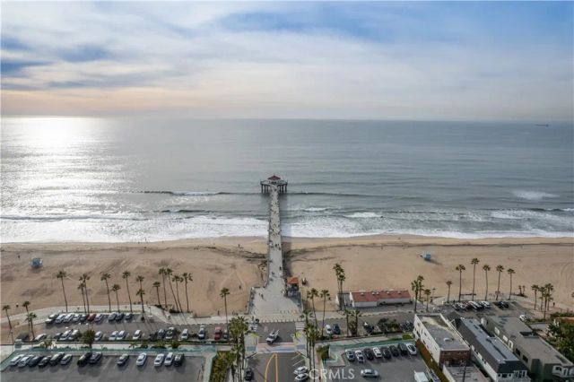221 30th Street, Manhattan Beach, CA 90266