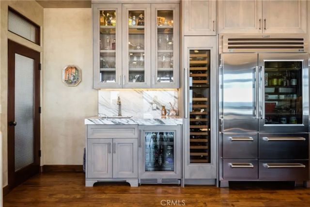 221 30th Street, Manhattan Beach, CA 90266