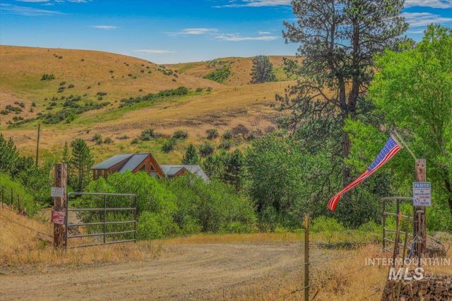 29500 Third Fork Rd, Ola, ID 83657 property photo