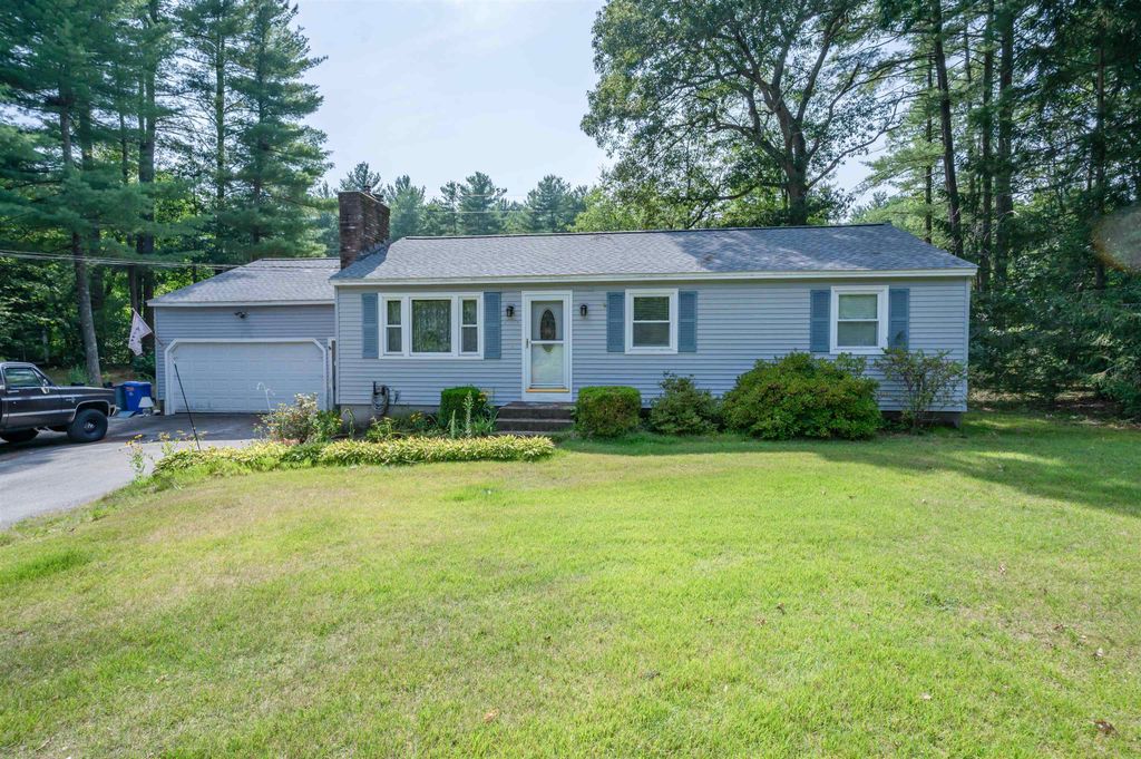 7 Brickyard Drive, Litchfield, NH 03052