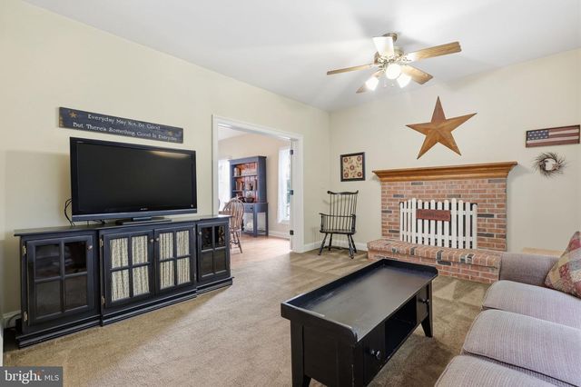 2 TIMOTHY DR, Newtown, PA 18940