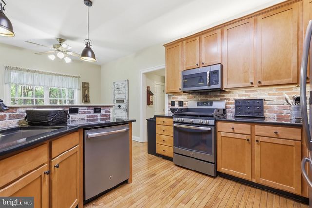 2 TIMOTHY DR, Newtown, PA 18940