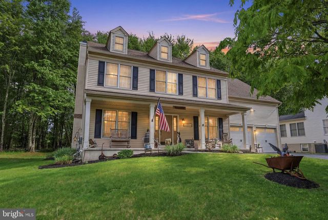2 TIMOTHY DR, Newtown, PA 18940