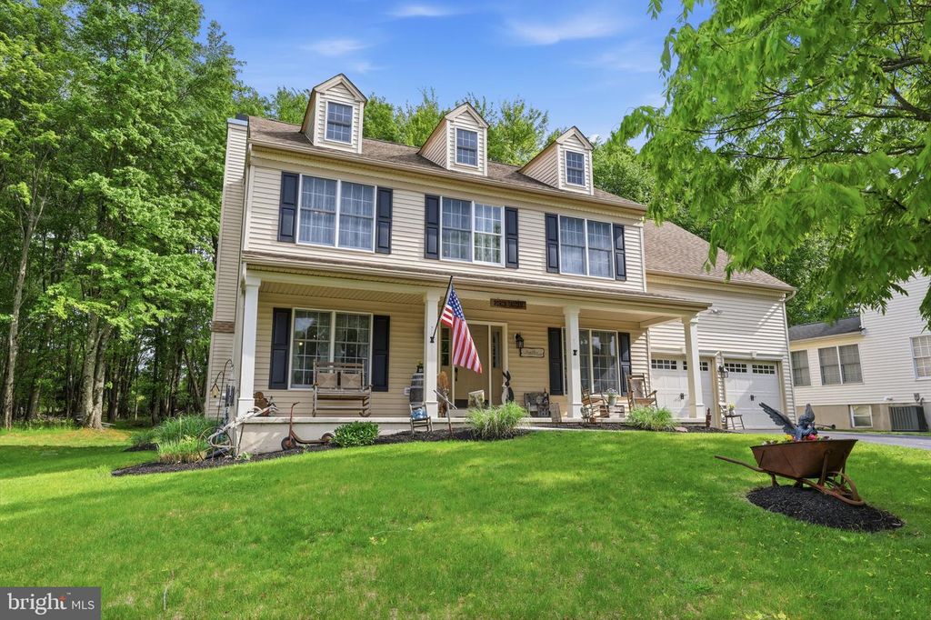 2 TIMOTHY DR, Newtown, PA 18940