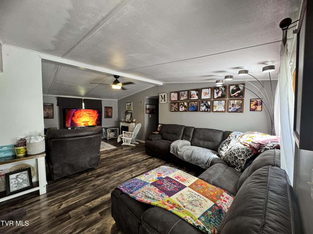 138 Reynolds Drive, Clintwood, VA 24228