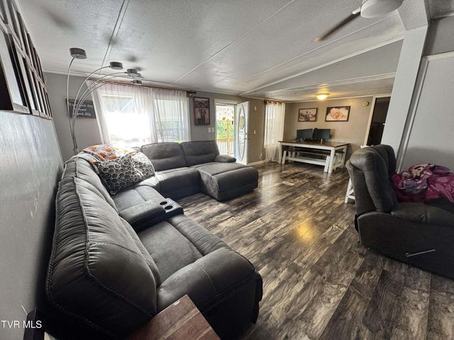 138 Reynolds Drive, Clintwood, VA 24228