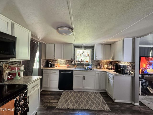 138 Reynolds Drive, Clintwood, VA 24228