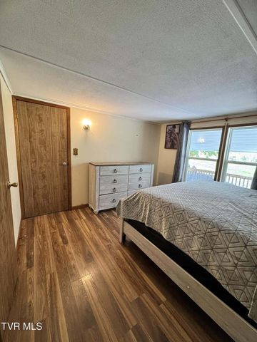 138 Reynolds Drive, Clintwood, VA 24228