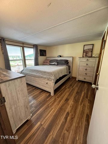 138 Reynolds Drive, Clintwood, VA 24228