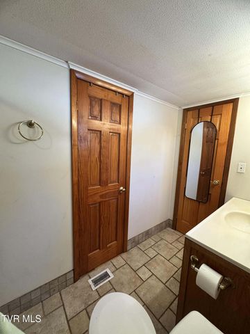 138 Reynolds Drive, Clintwood, VA 24228