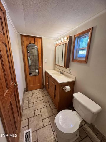 138 Reynolds Drive, Clintwood, VA 24228