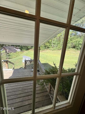 138 Reynolds Drive, Clintwood, VA 24228