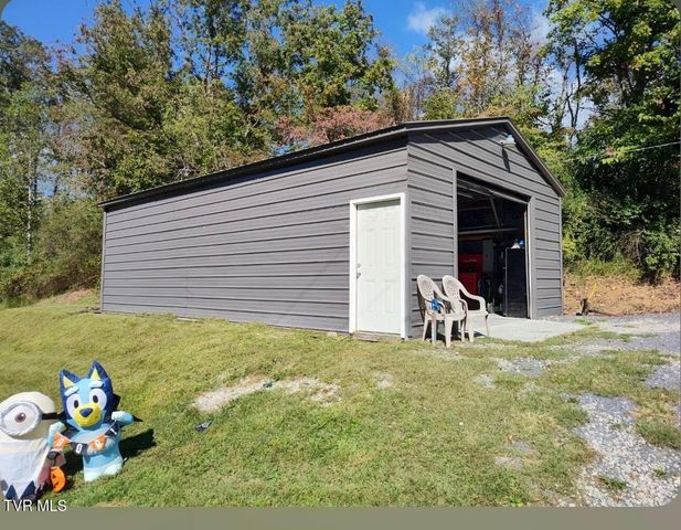 138 Reynolds Drive, Clintwood, VA 24228