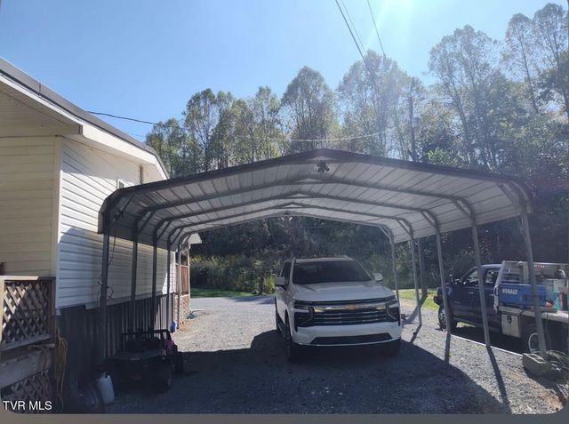 138 Reynolds Drive, Clintwood, VA 24228