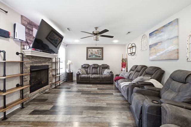 226 Stone Bluff Way, Clarksville, TN 37040