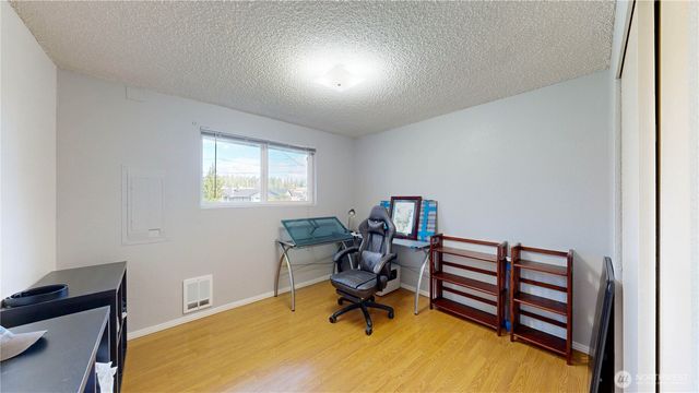 17121 SE 264th Place, Covington, WA 98042