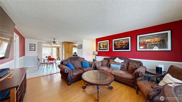 17121 SE 264th Place, Covington, WA 98042