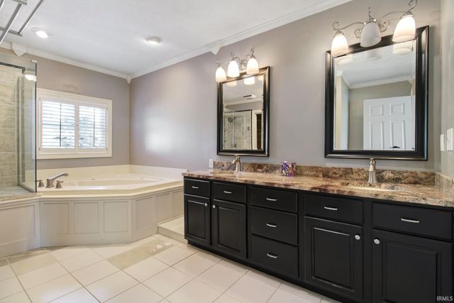 186 Champagne Court, Kokomo, IN 46901