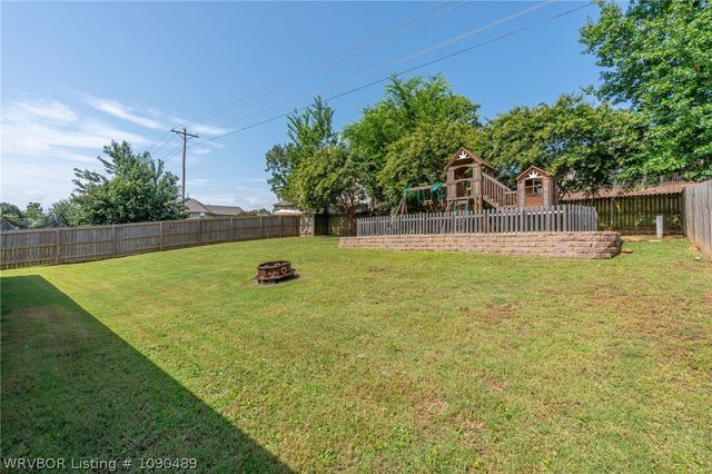 2131 Parkridge Drive, Van Buren, AR 72956
